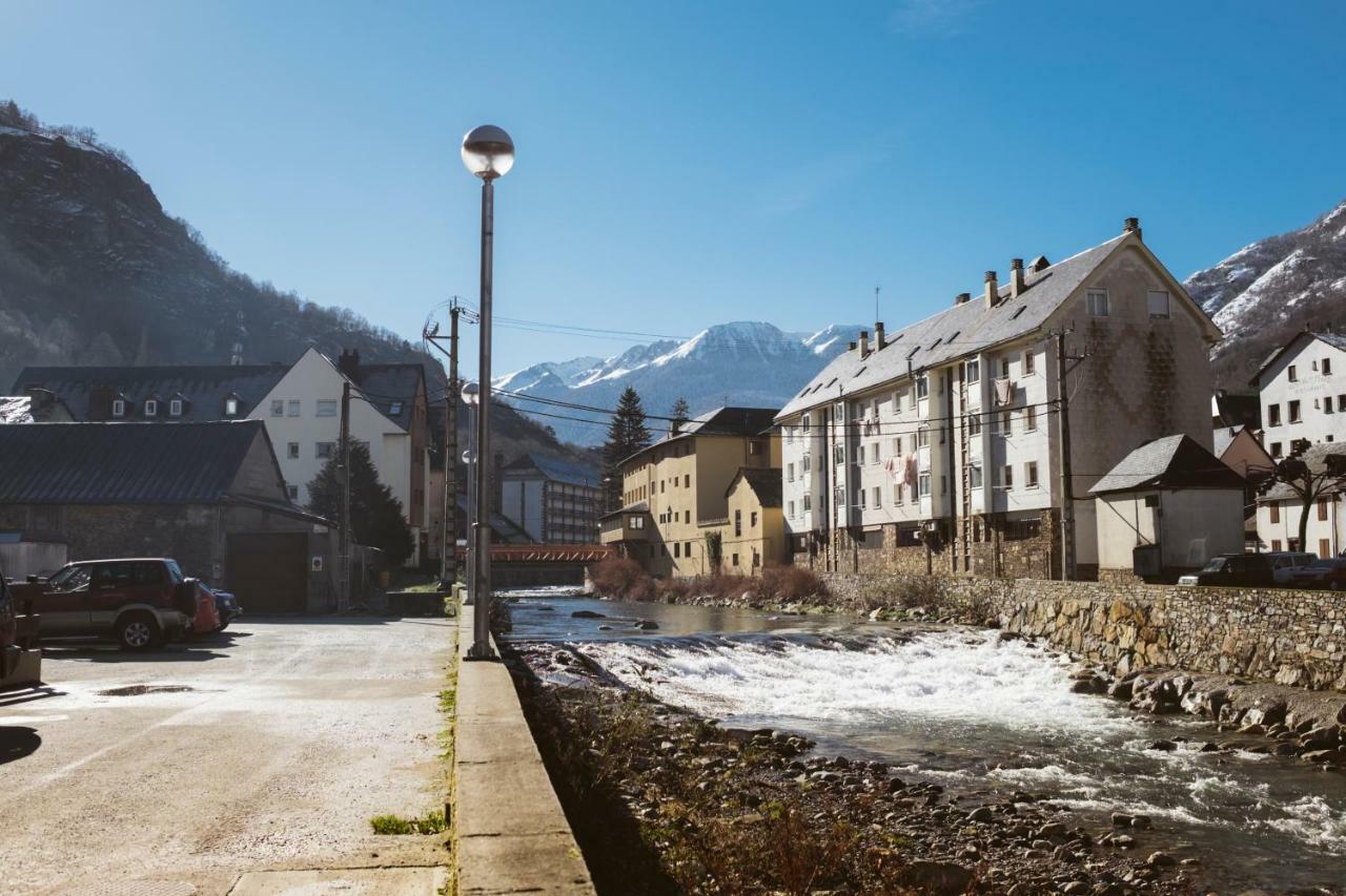 Apartamento Garona Les Buitenkant foto